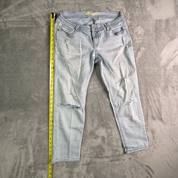 Old Navy Women Size 6 Blue Mid Rise Boyfriend Insulated Light Wash Stretch Jean - Picture 8 of 9